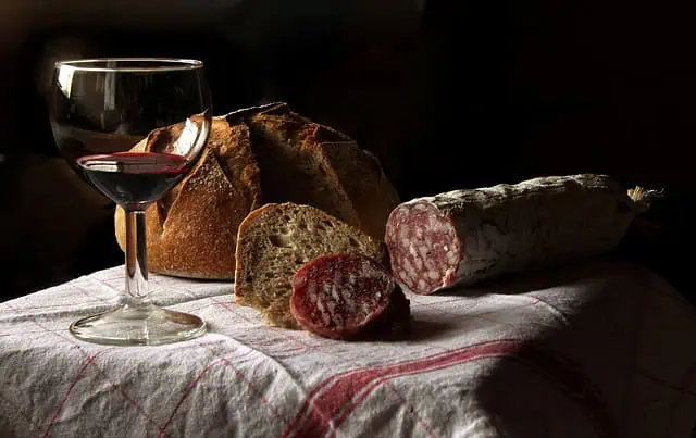 Hibiscus wine list, red wine with delicious matured sausage